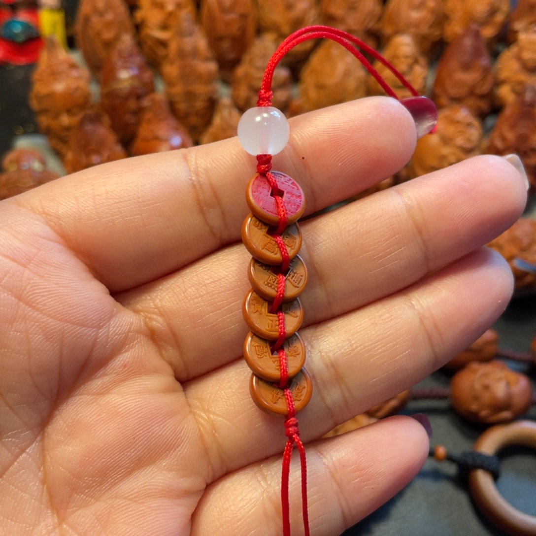 【闪购商品】手串/手链橄榄核哈**…五帝钱