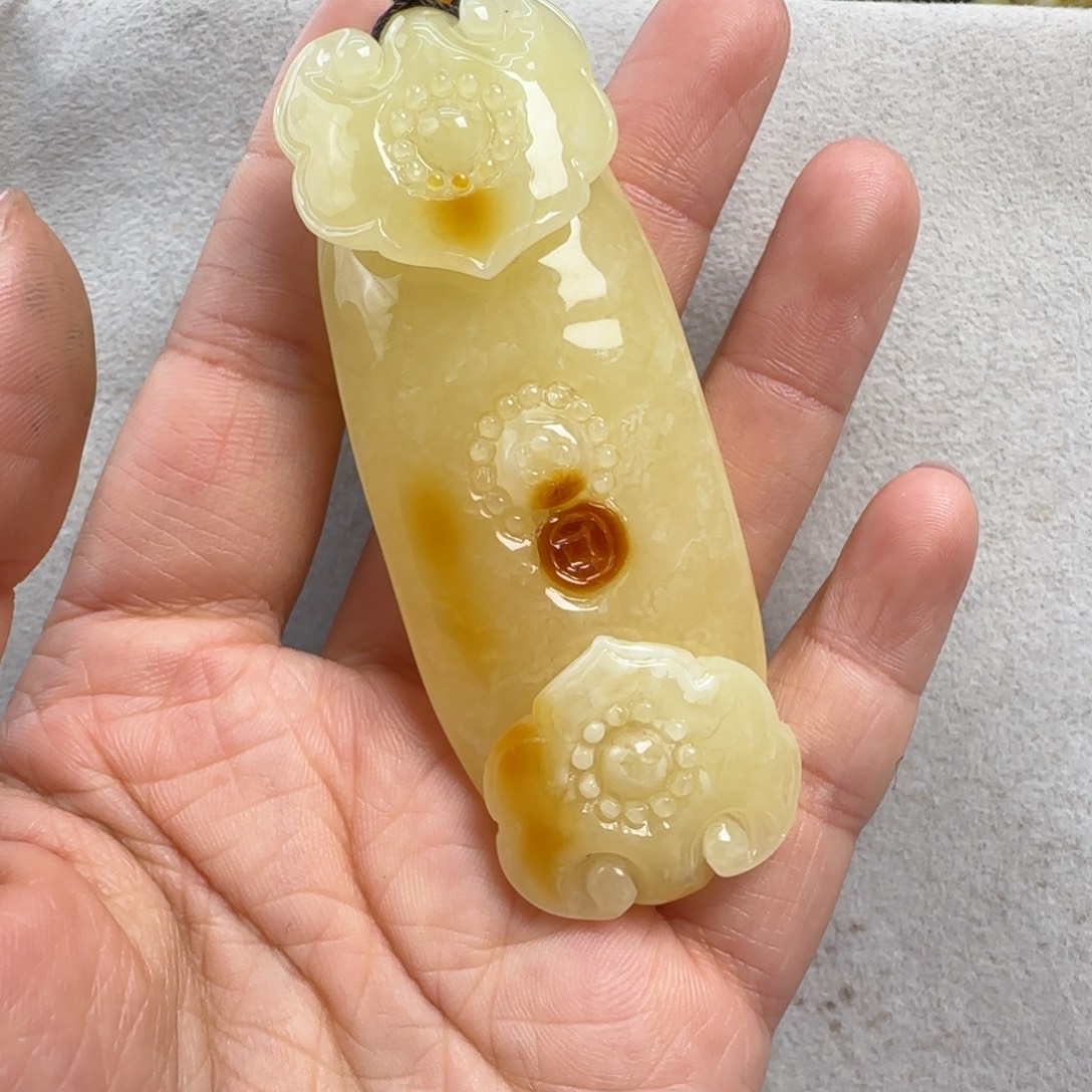 蜜蜡未镶嵌珠宝奇石