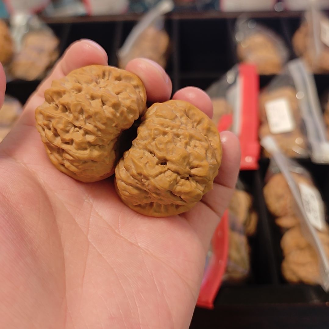 蛤蟆头文玩核桃四三的