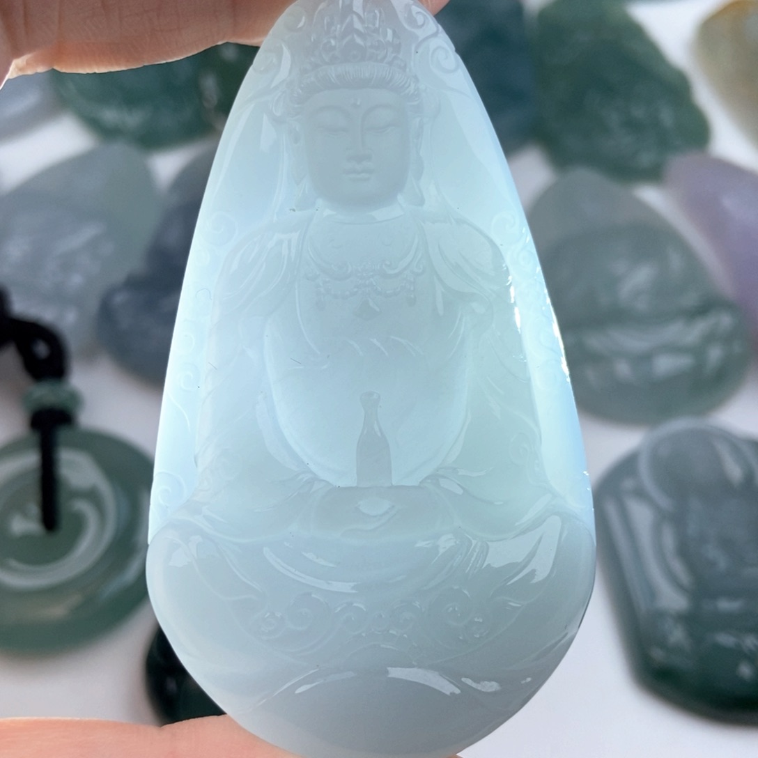 翡翠颈饰未镶嵌观音
