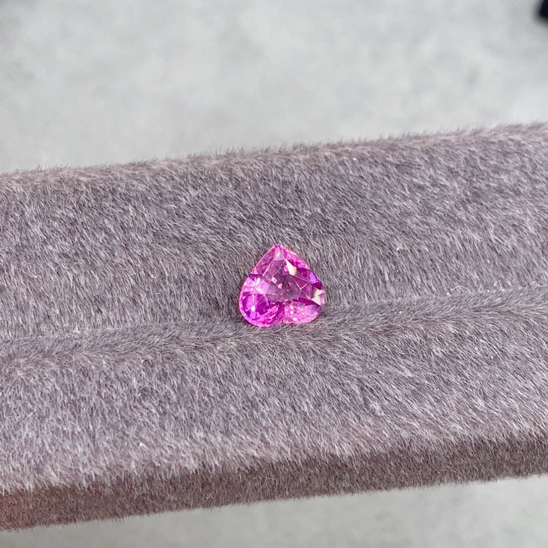 蓝宝石裸石2.78克拉粉蓝宝