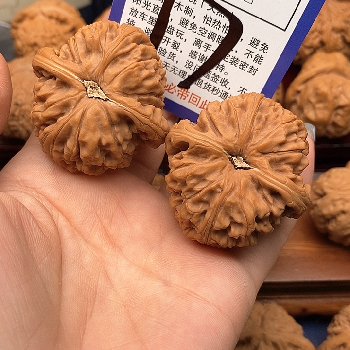 桃核吊坠水龙纹狮子头43