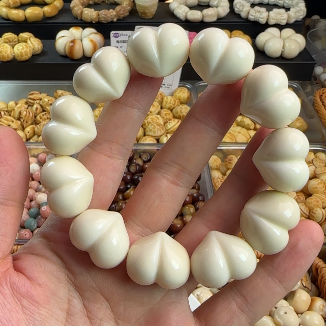 吊坠菩提根/象牙果全品白色光面屁桃手串一条