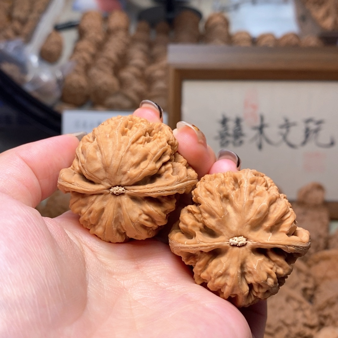 +***）文玩核桃把件11111111111111