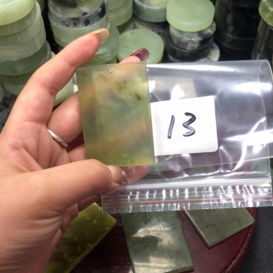 岫玉未镶嵌天然岫玉成品珠宝 未镶嵌?****人