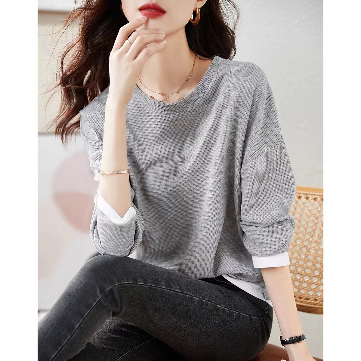 清 清 清」轻盈无束缚！柔软细腻~圆领加绒正肩女式卫衣L70980