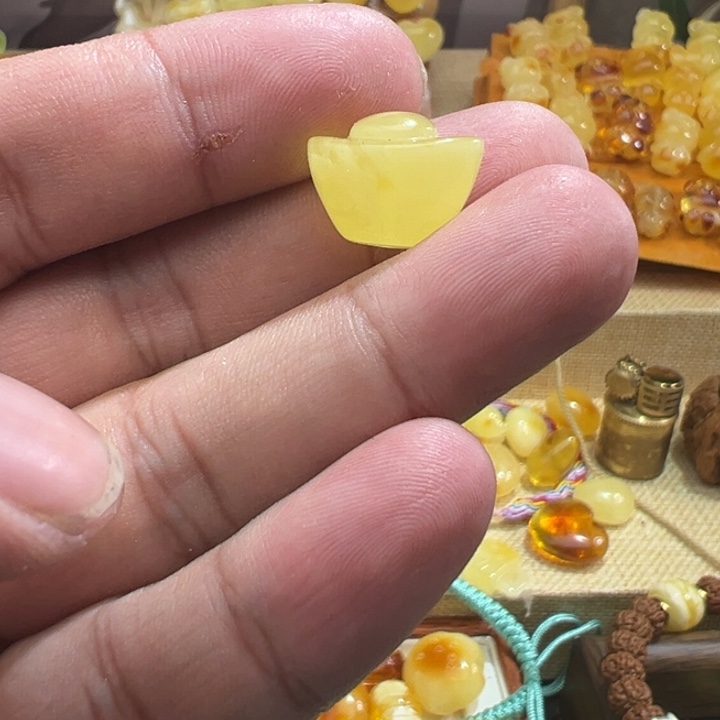 琥珀手链未镶嵌1.35克元宝