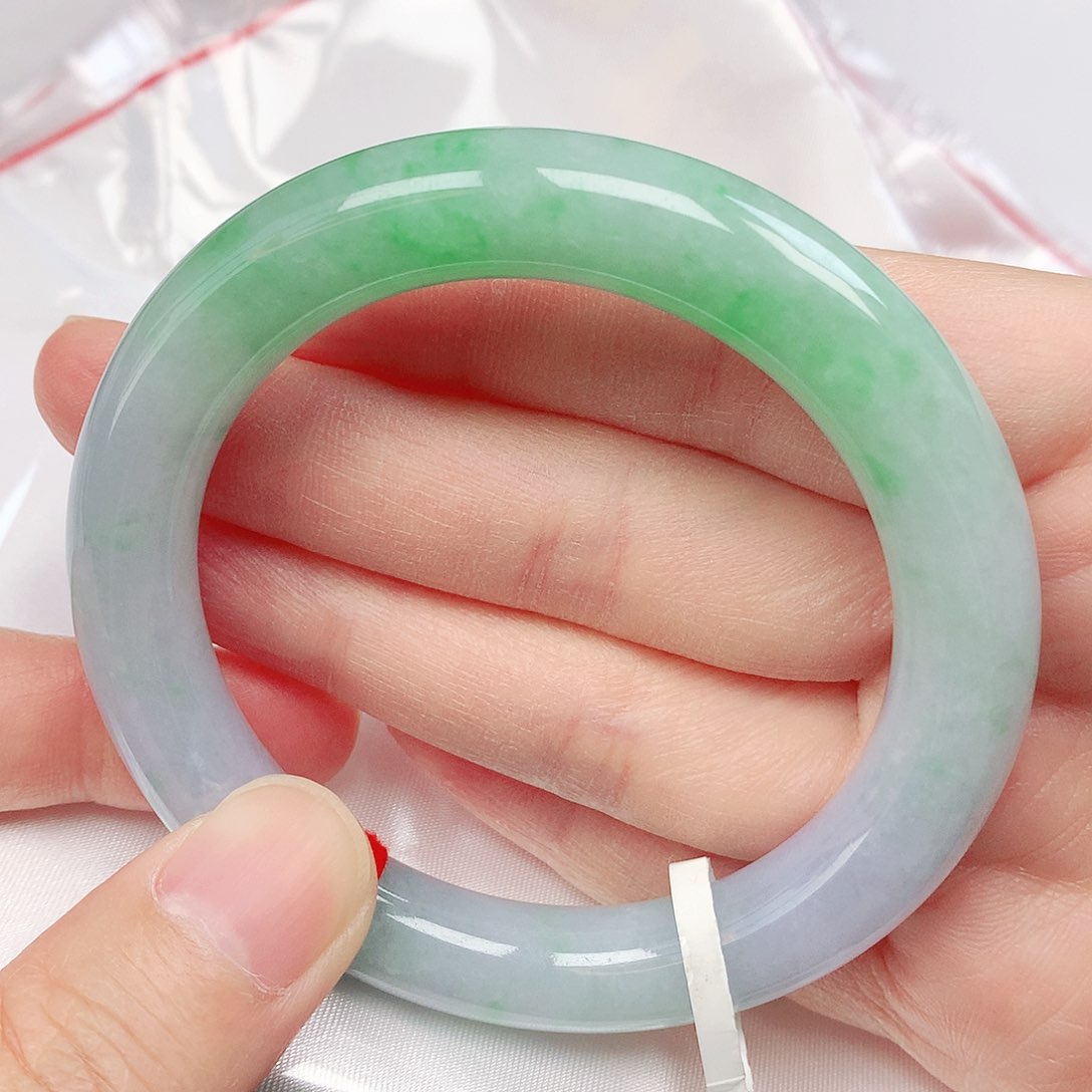 翡翠手镯未镶嵌抖音761