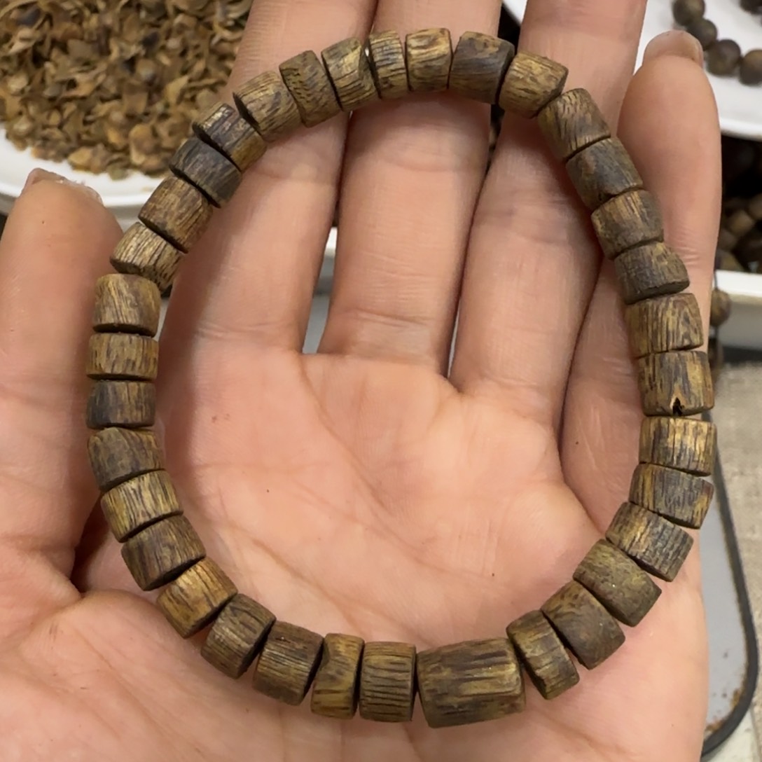 沉香木手串海南棋楠沉香乌身手串6.2
