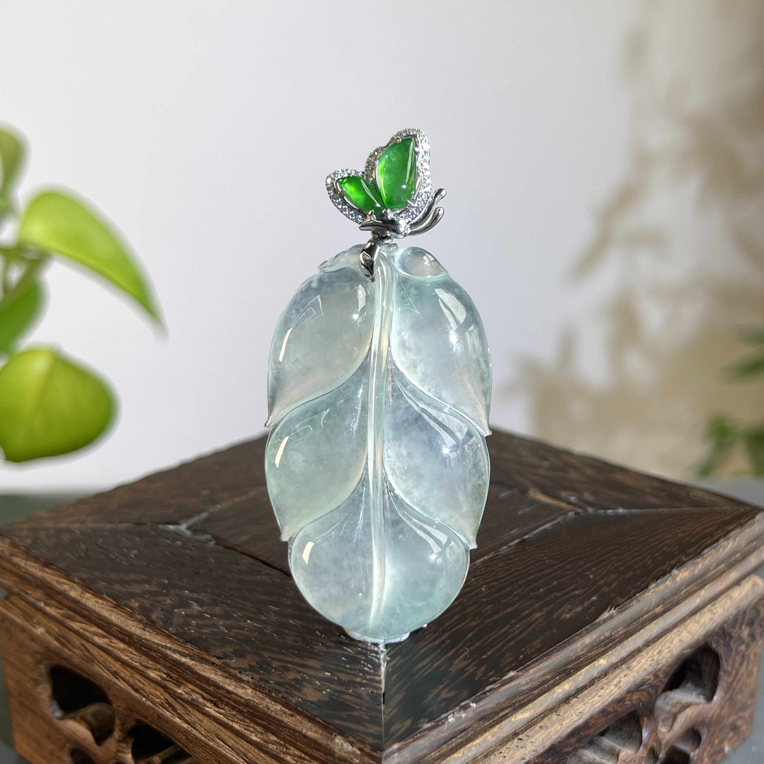 JTA21-177   天然缅甸A货翡翠   18K含钻镶嵌大业有成