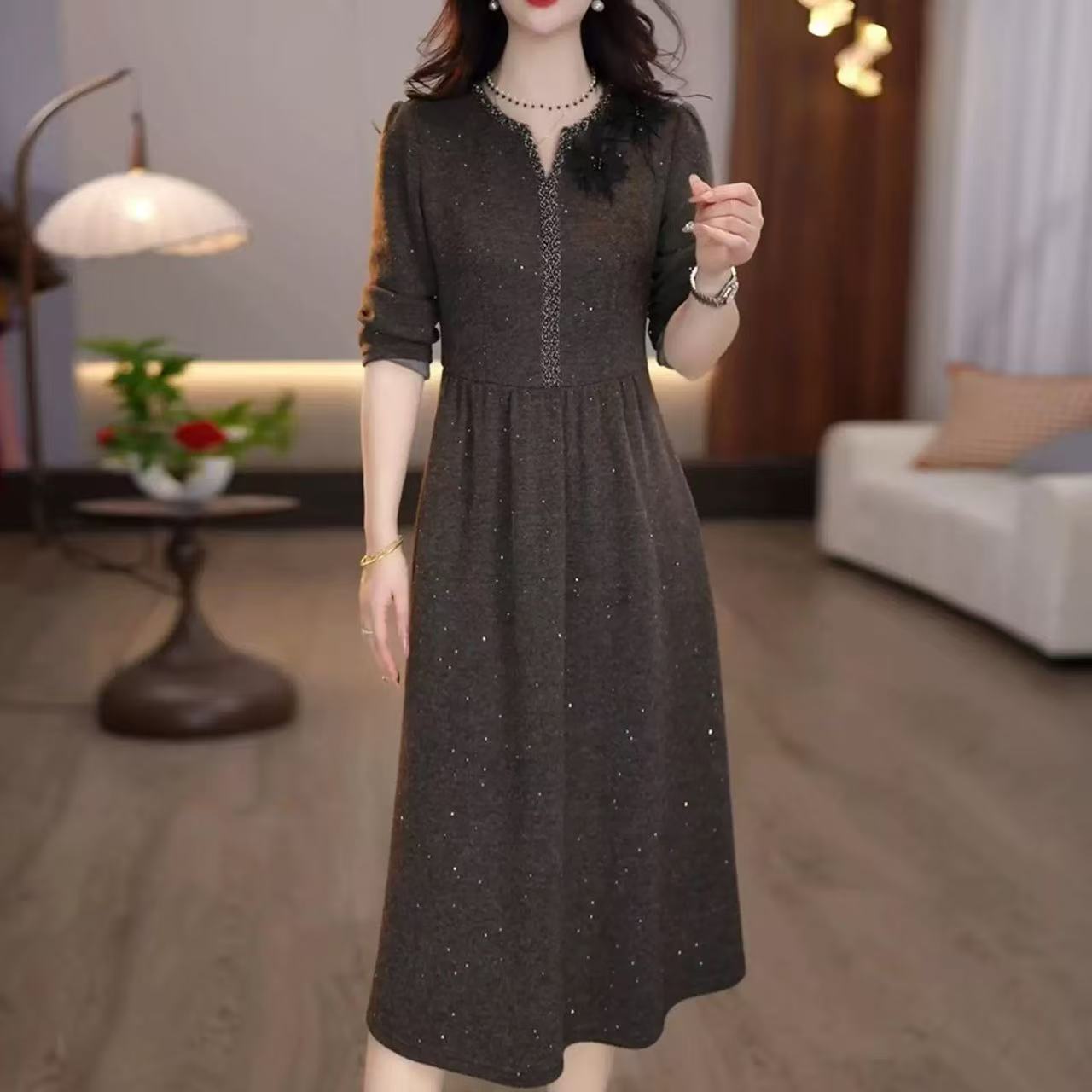 5844#2025冬款时尚气质显瘦复古精致优雅高贵名媛宽松连衣裙M-4XL