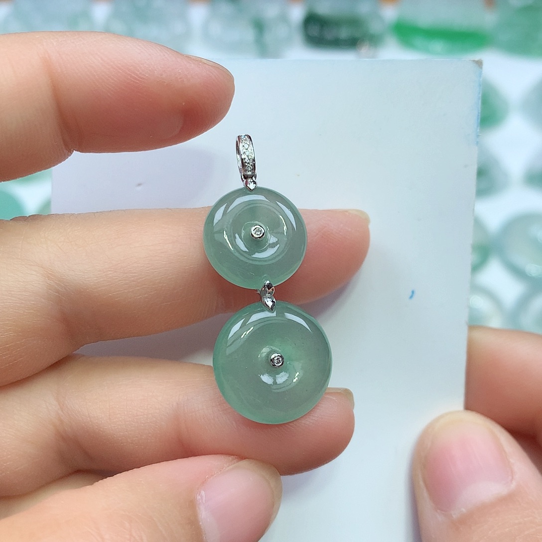 翡翠颈饰18K金镶嵌平安扣