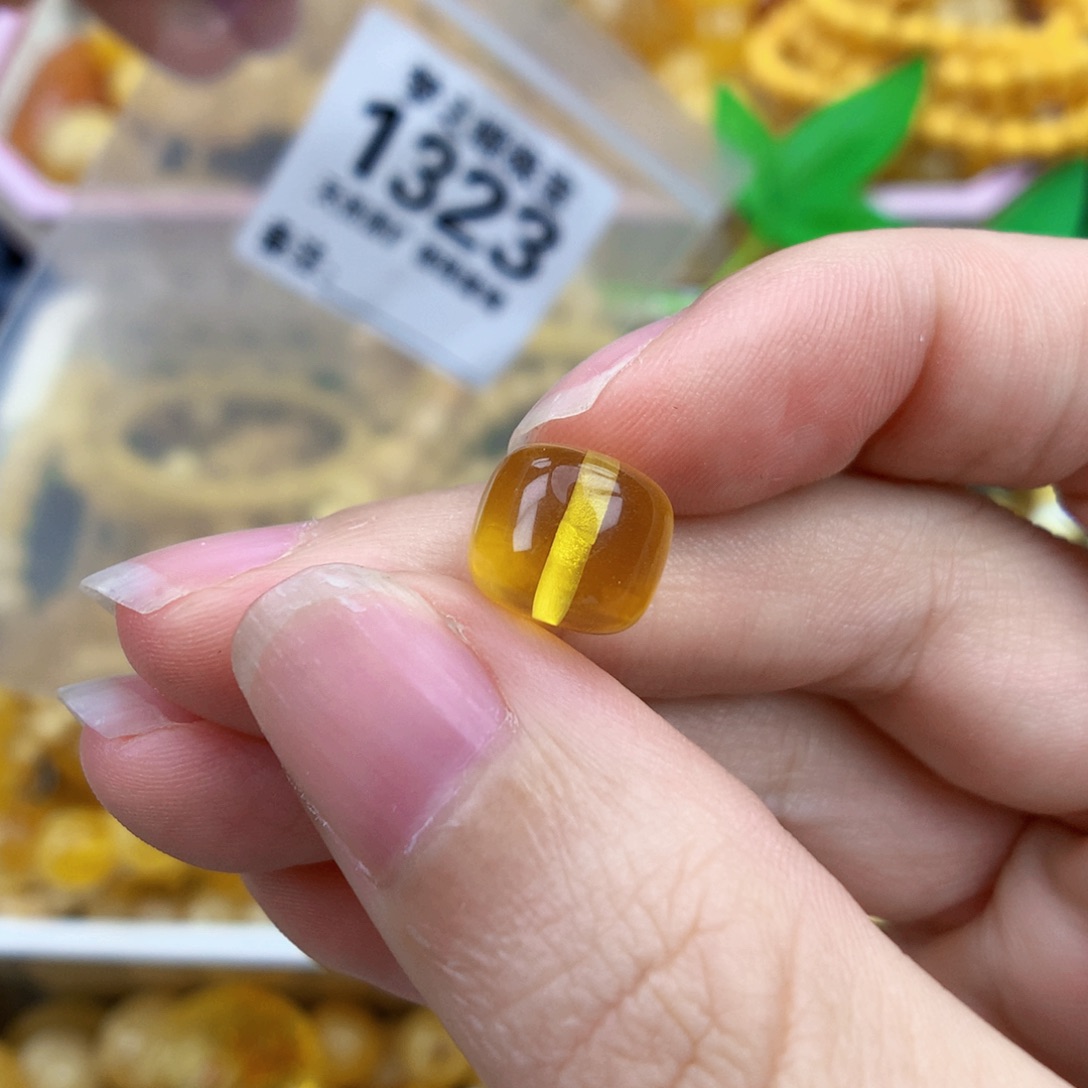 未镶嵌琥珀裸石10