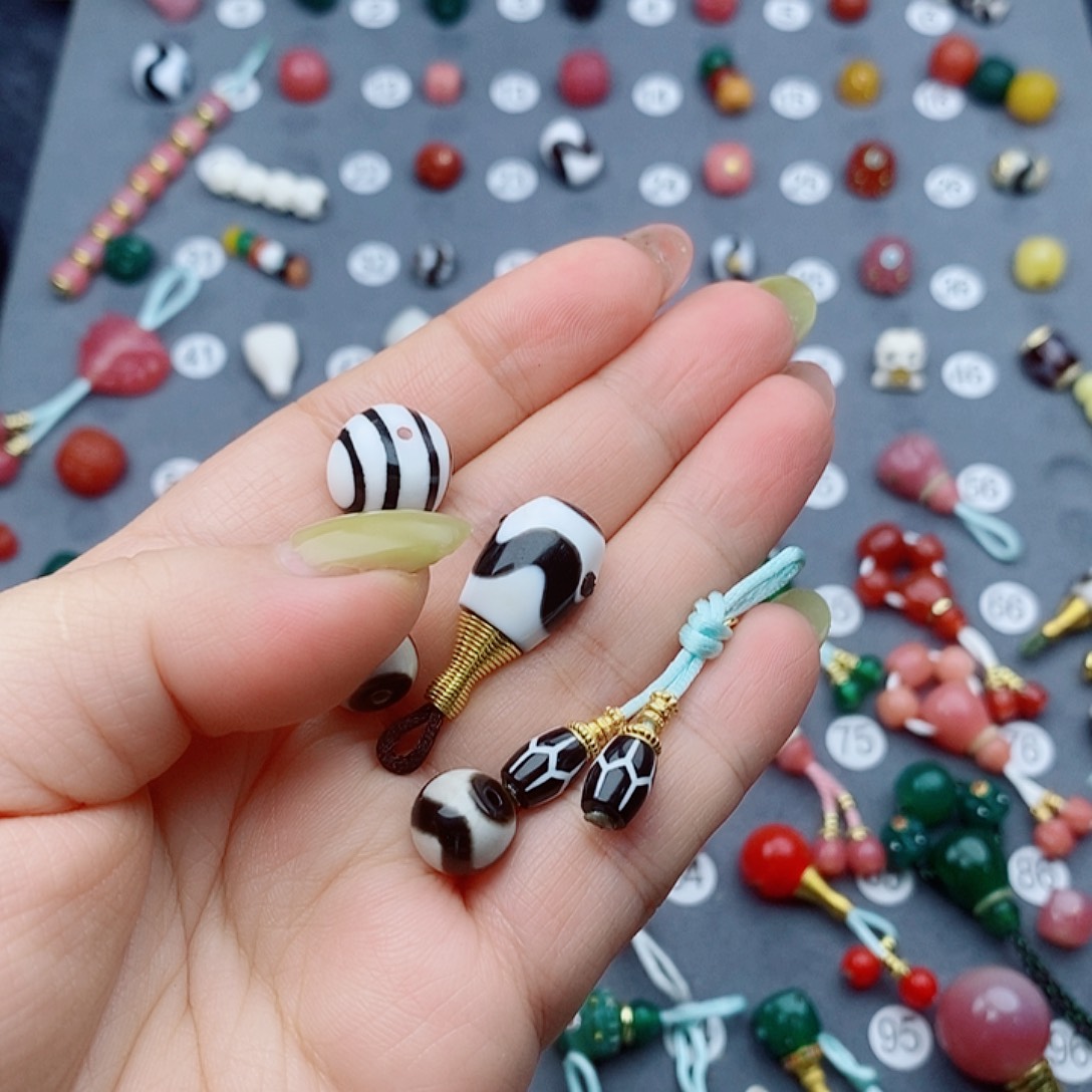 嗷***呜玛瑙/玉髓饰品未镶嵌