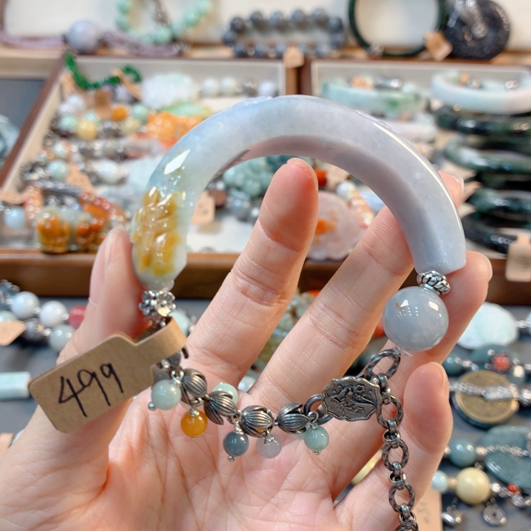 圆***姐翡翠未镶嵌颈饰手串