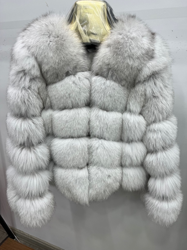 新款洋气轻奢百搭短款面包款外套