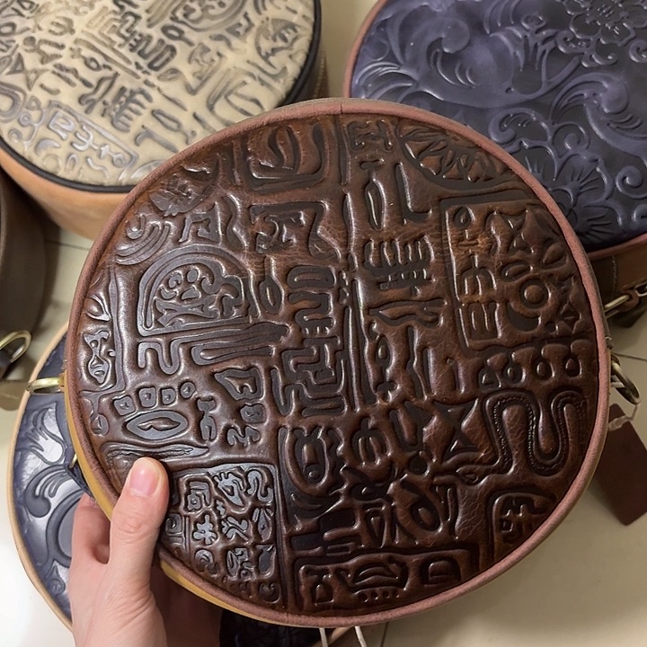 小牛皮（革）头层牛皮斜挎包包