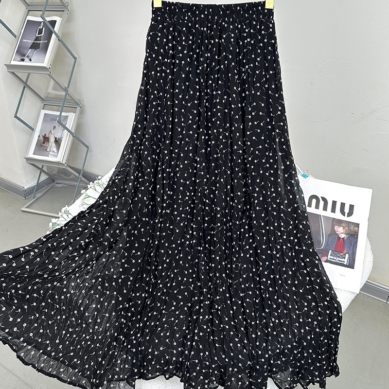 2811 乔其纱黑底白色长柄花夏季轻薄透气八片竖拼接松紧腰半身裙