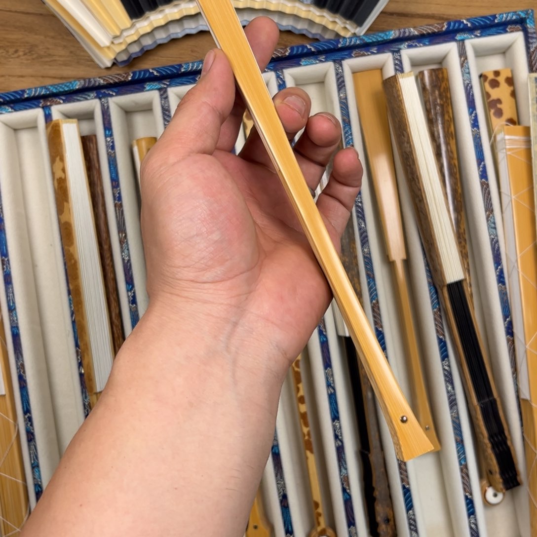 扇子？**？古古怪怪古古怪怪过