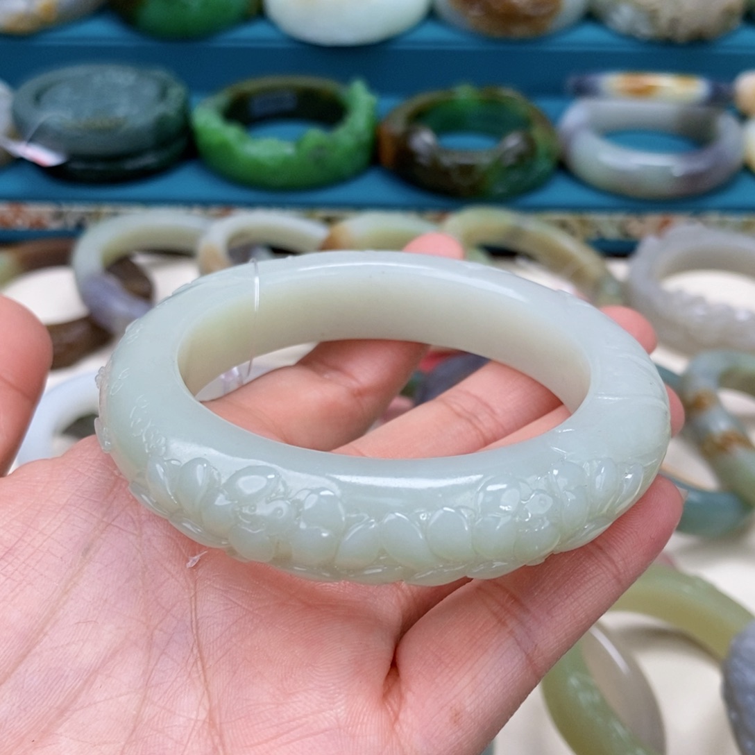 和田玉手镯59.8未镶嵌潇*月