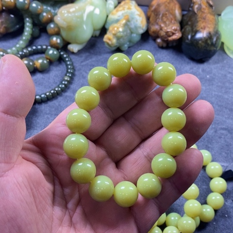 未镶嵌蛇纹石玉手链