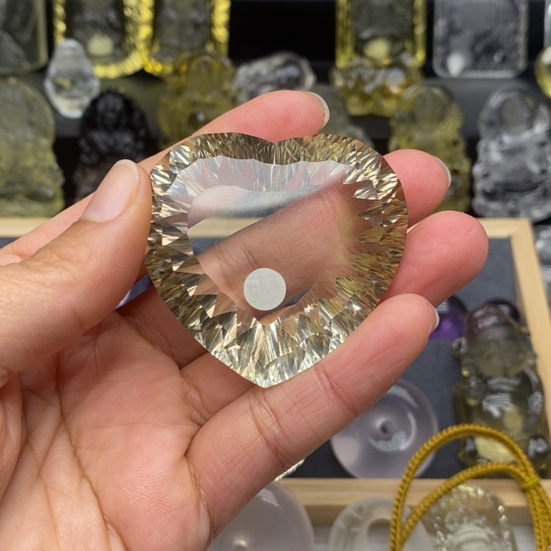 琴***＊水晶未镶嵌颈饰无事牌