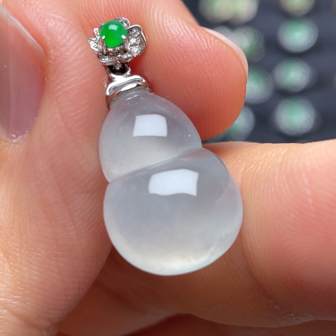 翡翠18K金镶嵌颈饰纯天然缅甸翡翠A货