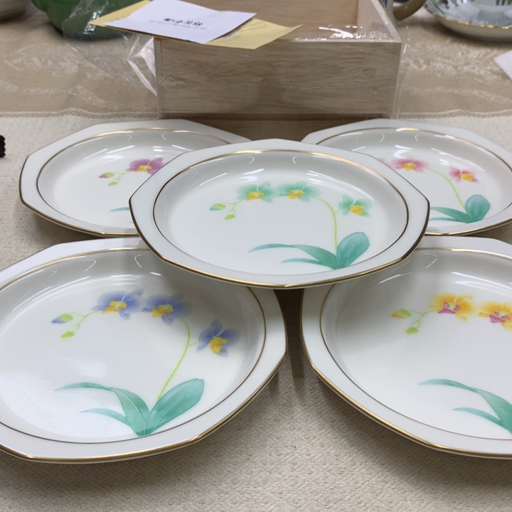 瓷片这首单曲循着