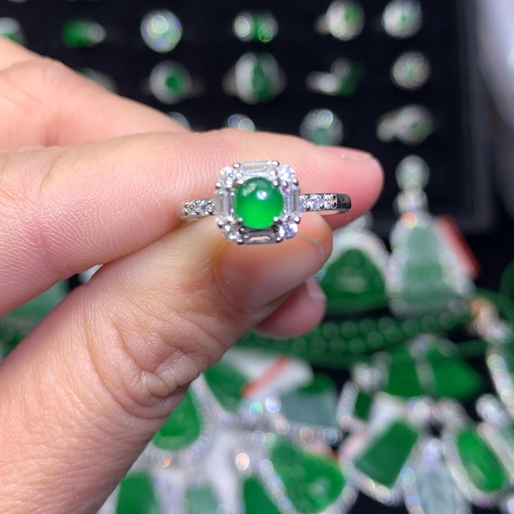 【闪购商品】翡翠颈饰银S925镶嵌天然翡翠