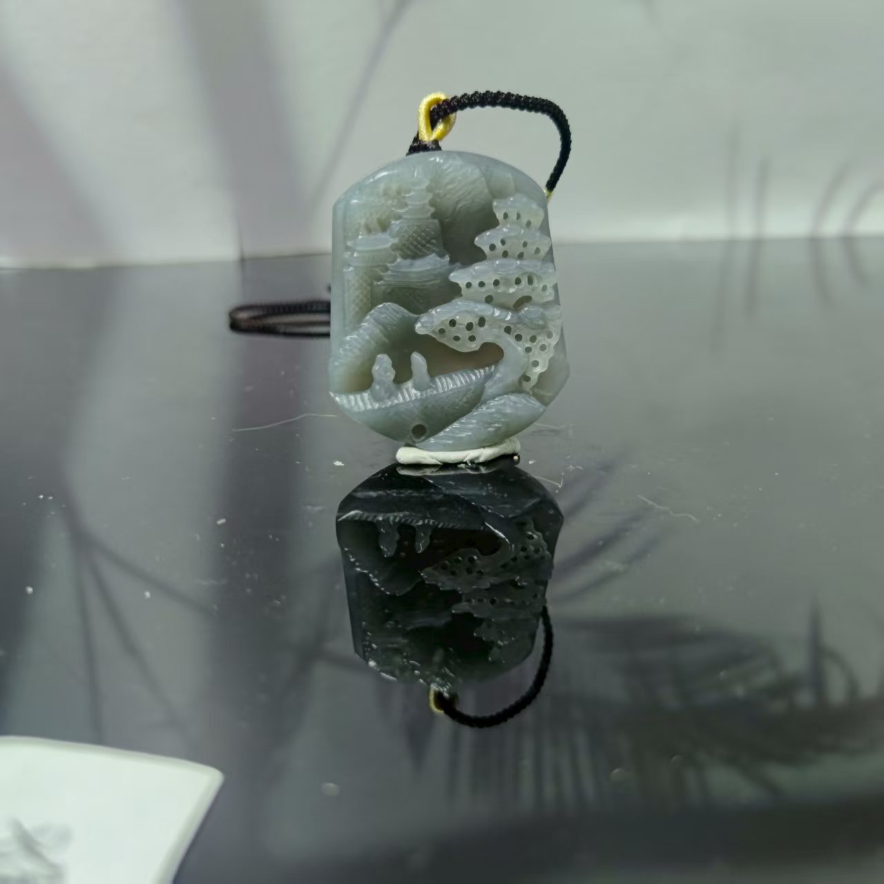 Q和田玉烟紫山水吊坠0110
