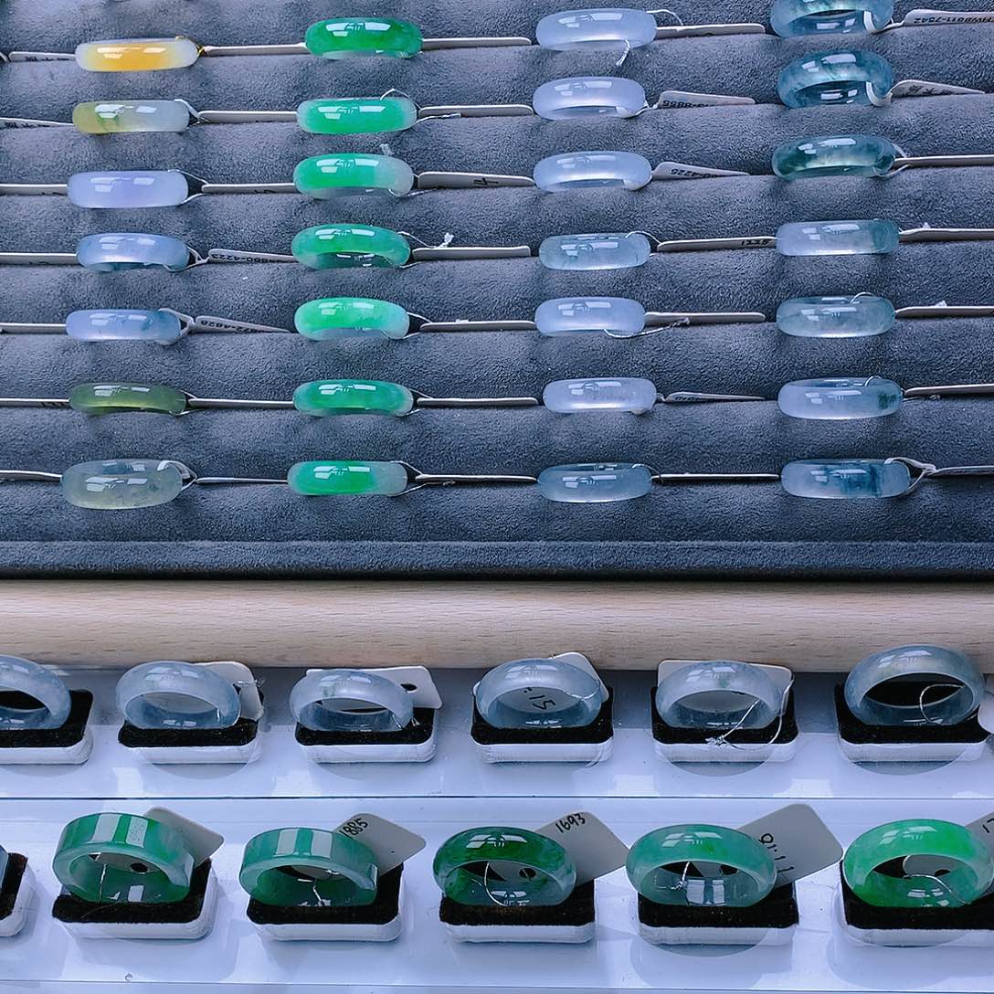 翡翠戒指未镶嵌翡翠