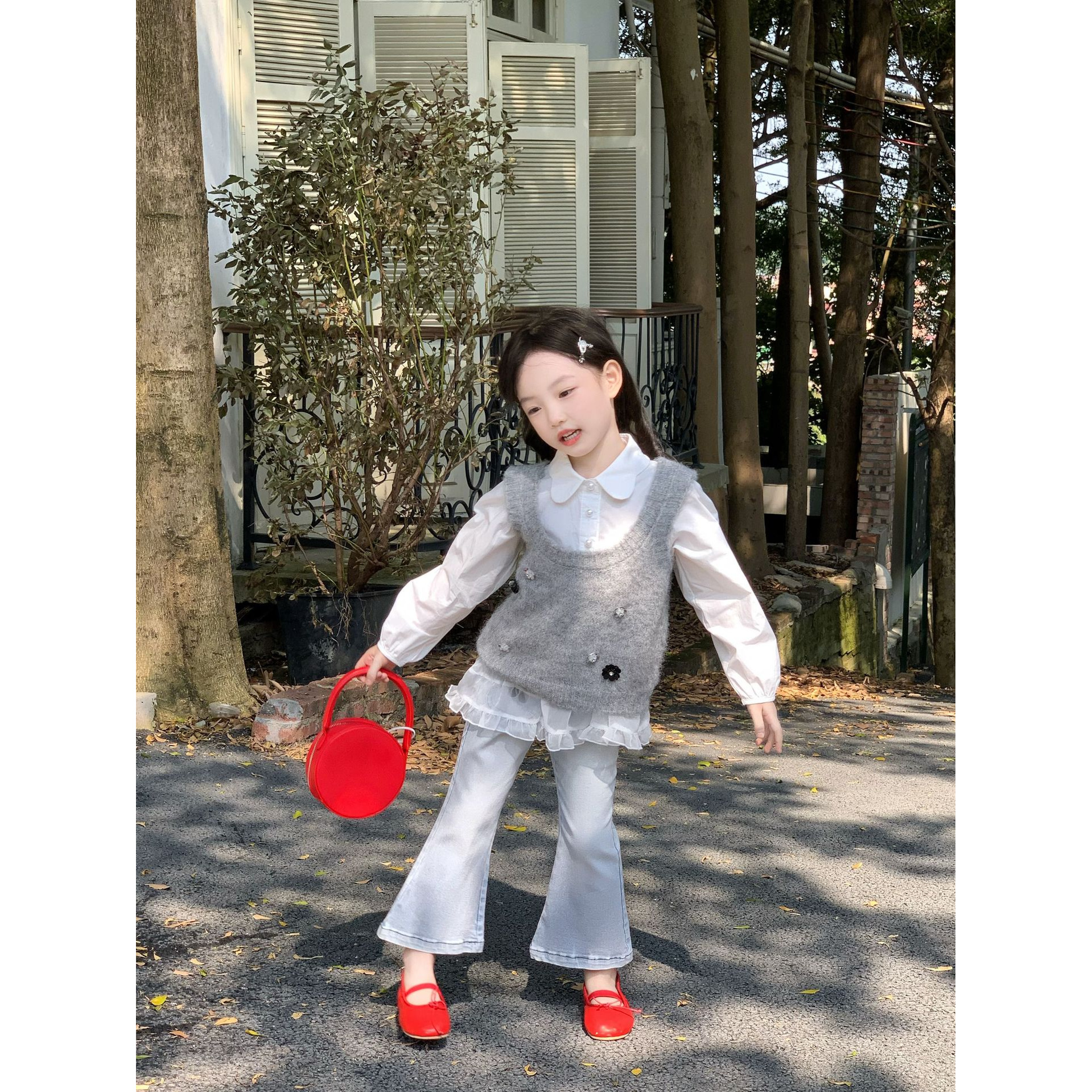小粉象 ·女童2025秋季新款韩版钉花马甲拼纱衬衣微喇牛仔裤套装