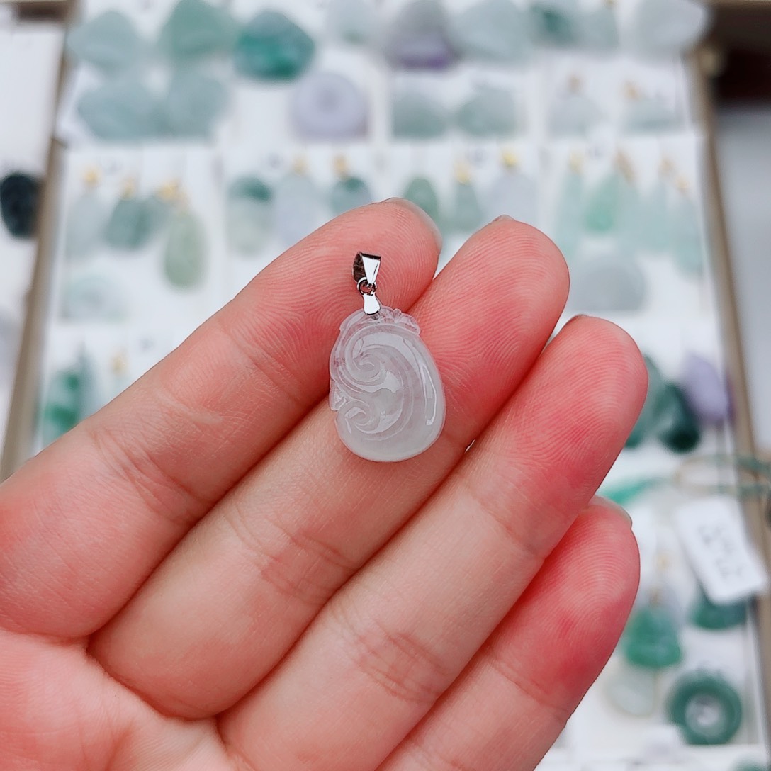 翡翠颈饰银S925镶嵌如意