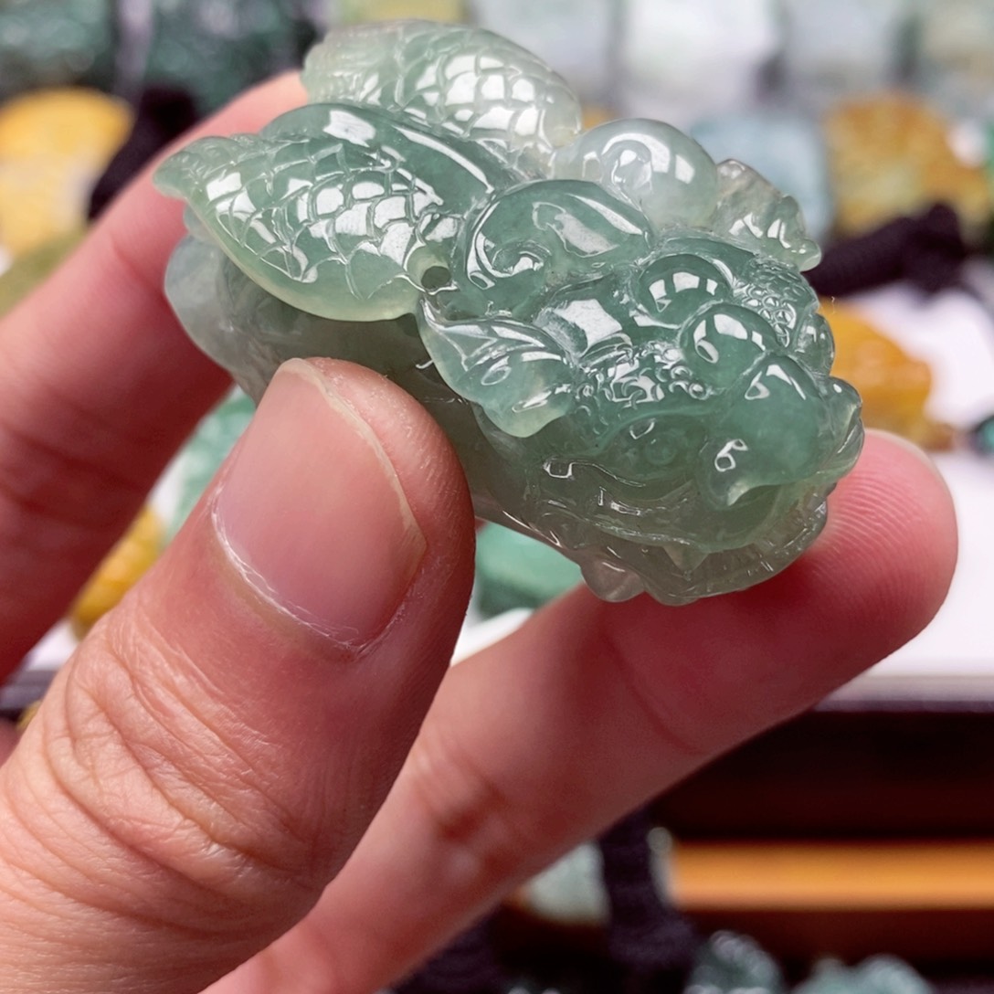 翡翠颈饰未镶嵌翡翠