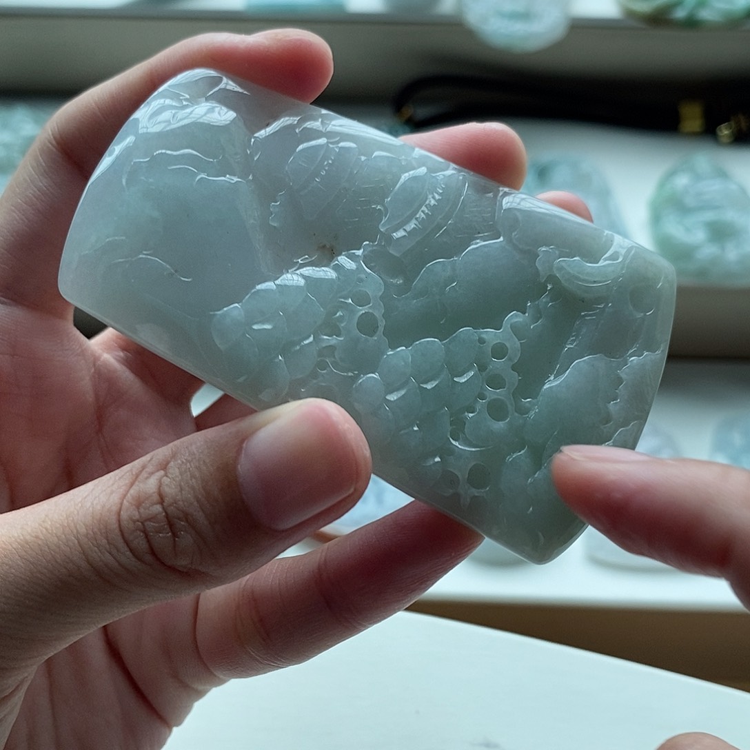 【闪购商品】翡翠未镶嵌颈饰