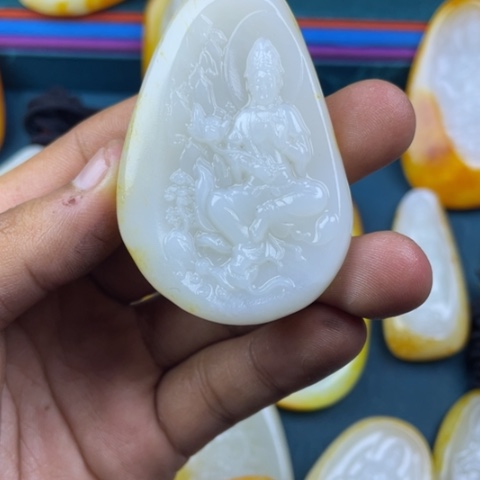 【闪购商品】颈饰未镶嵌和田玉（糖玉）董****煲