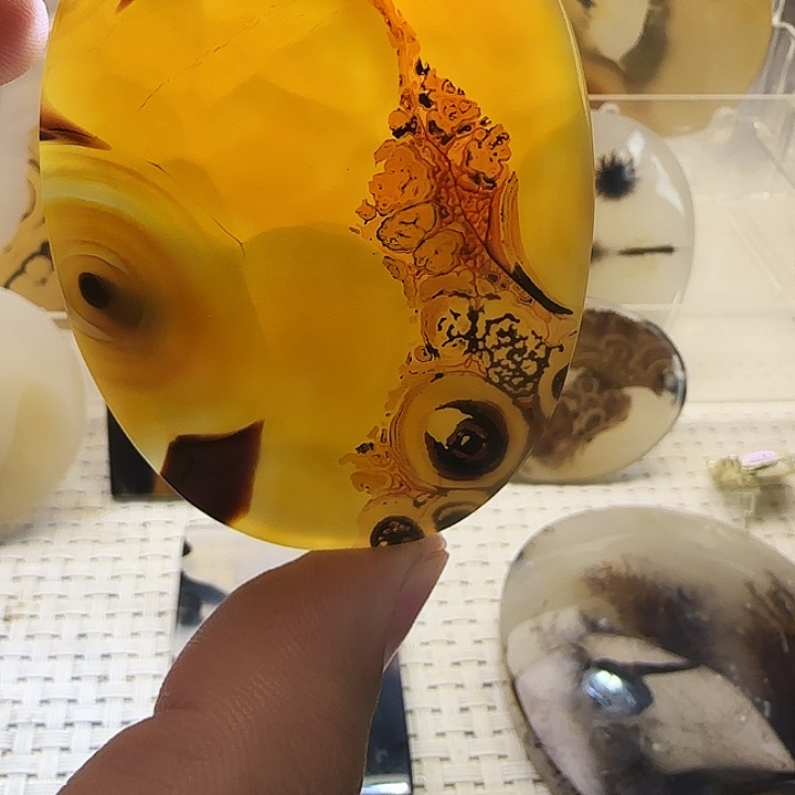 玛瑙/玉髓未镶嵌珠宝奇石