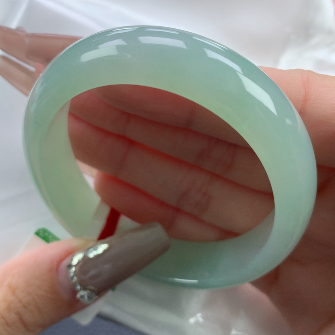 翡翠手镯未镶嵌56贵妃葡萄肉