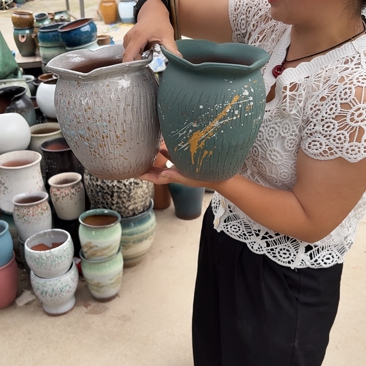 口18高21瑕疵两个盆子。