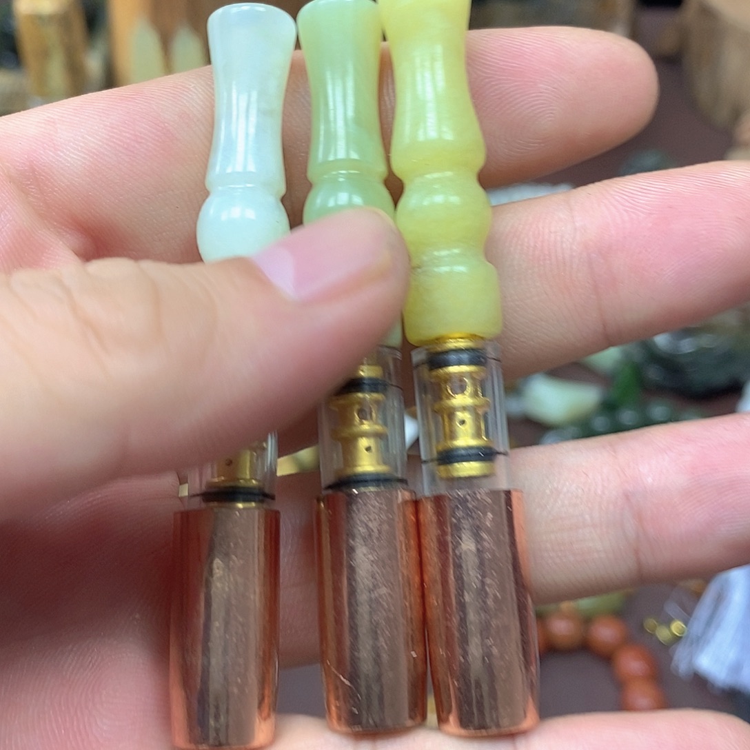 蛇纹石玉未镶嵌珠宝奇石