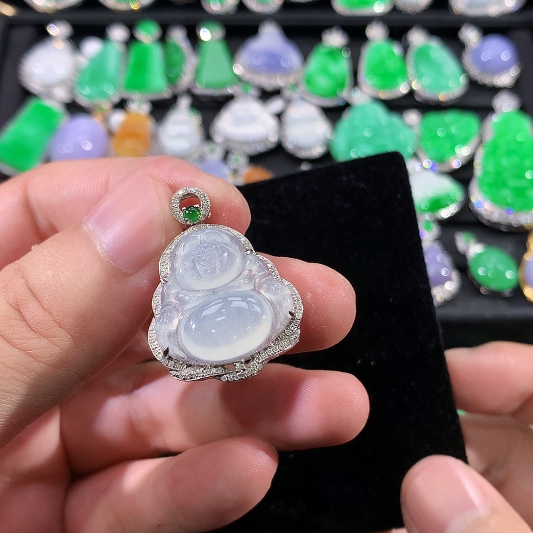 翡翠18K金镶嵌颈饰