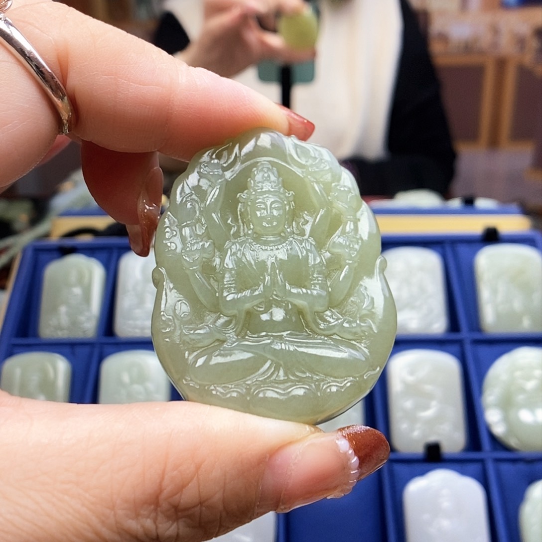 和田玉颈饰未镶嵌杰*少