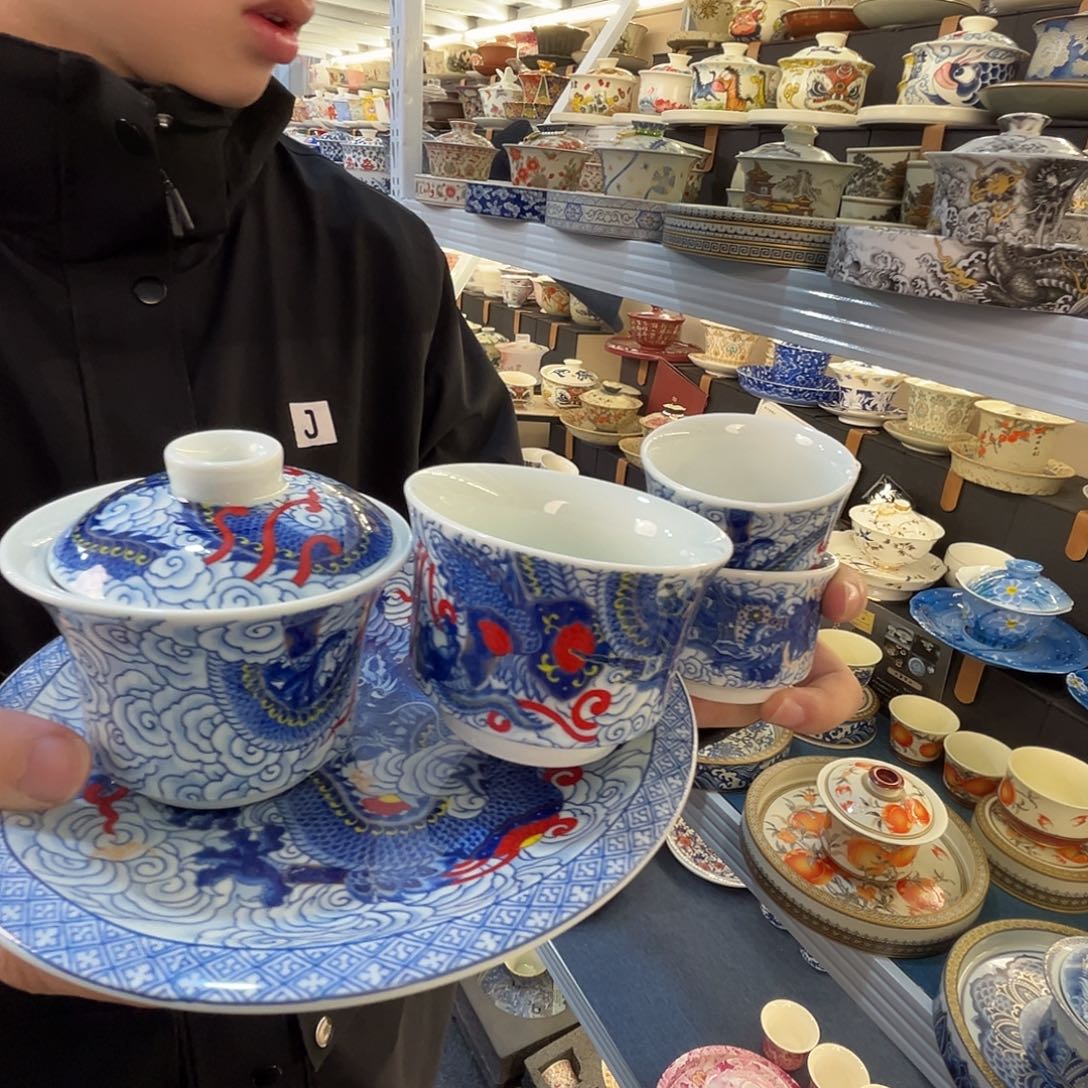 这些盖碗很漂亮！！！！