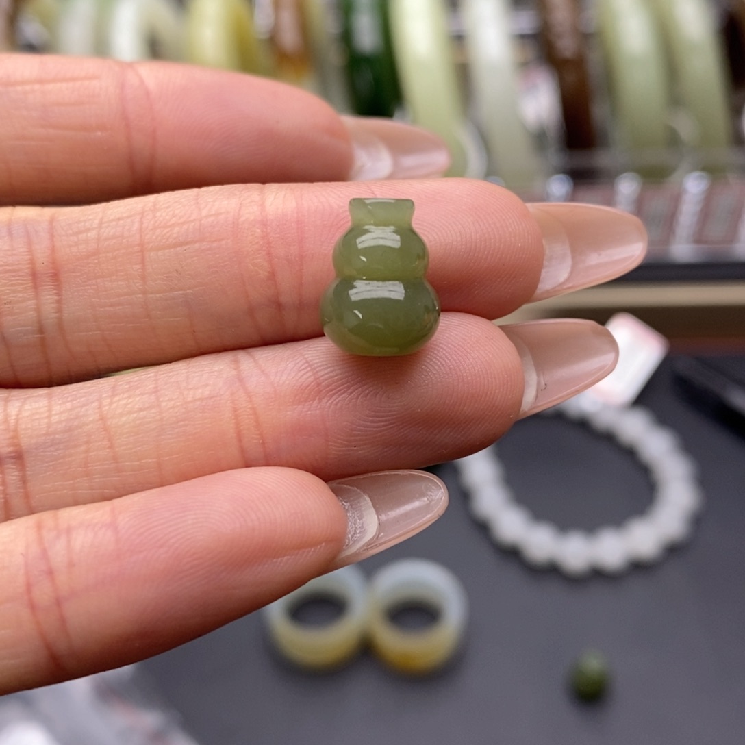 阿***本和田玉未镶嵌吊坠(不含链)