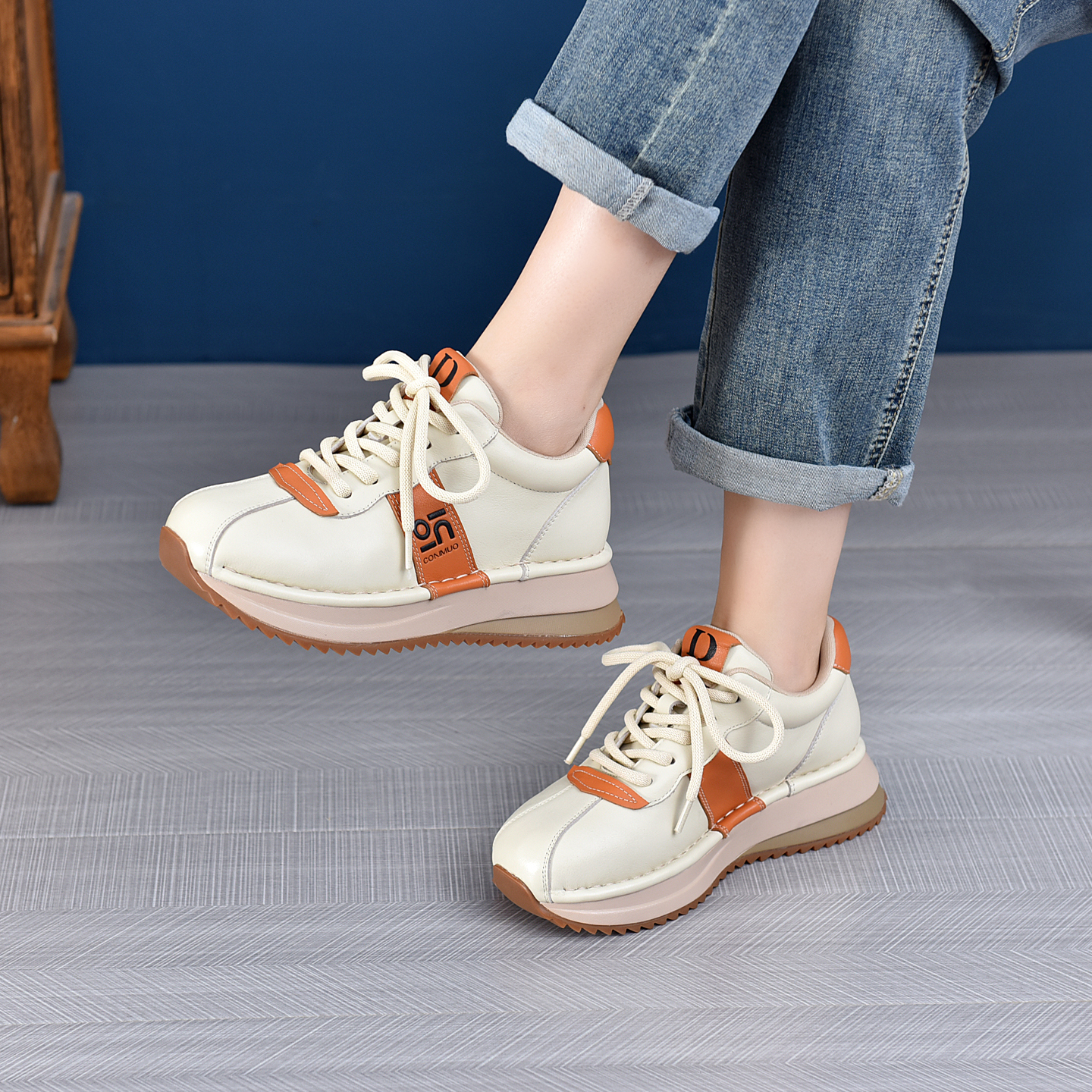 | 凌波微步 | 4.5公分 头层牛皮减震防滑低帮秋冬 6668