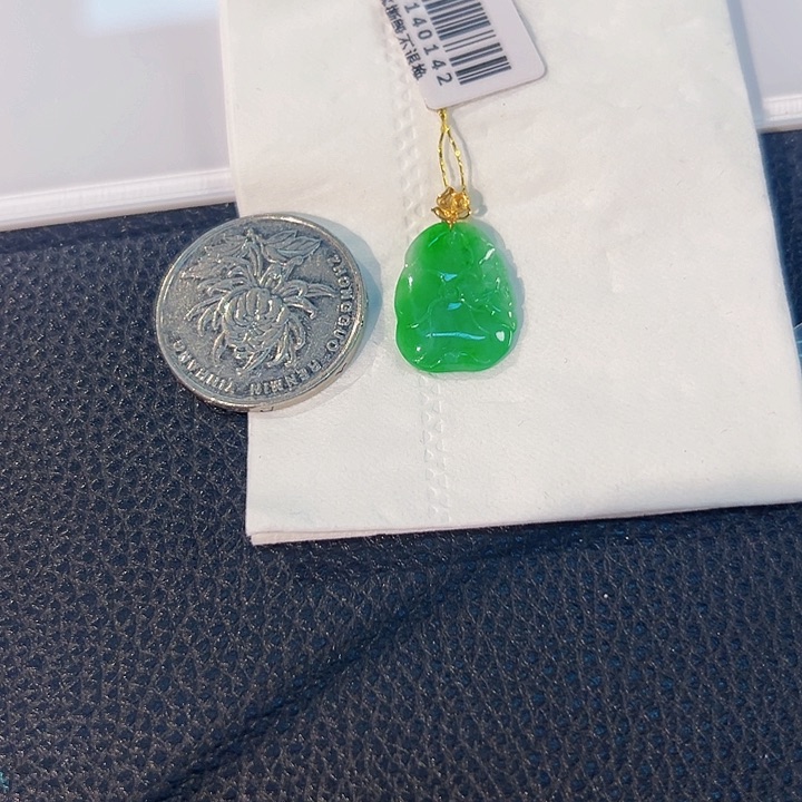 颈饰18K金镶嵌翡翠