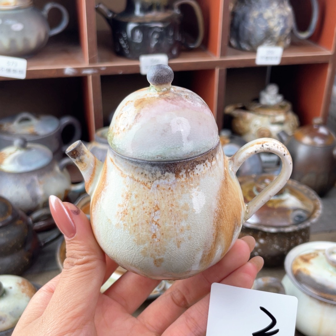 2中白精品小梨壶一起喝茶