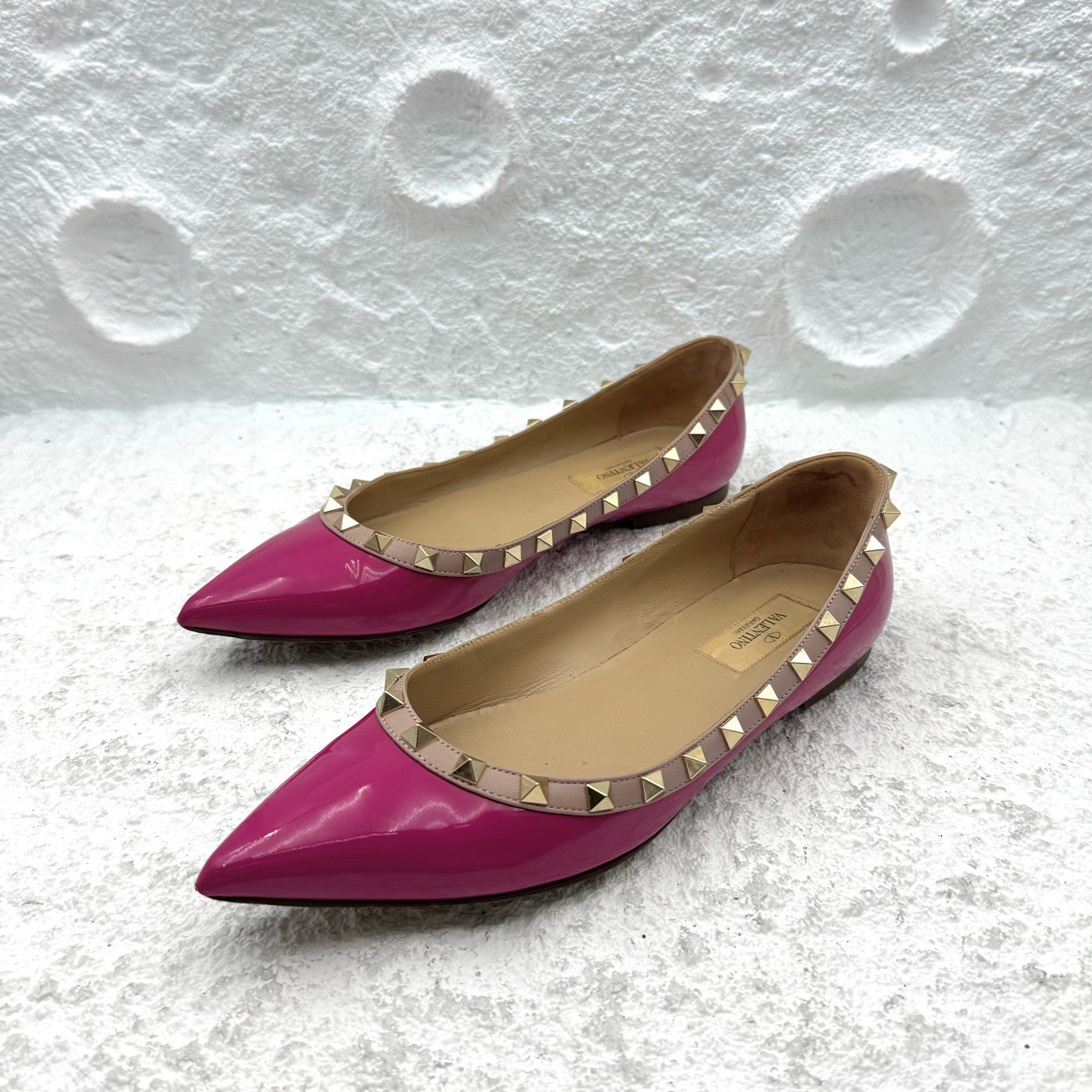 95新 Valentino/华伦天奴 /38码/粉色平底鞋/D7448