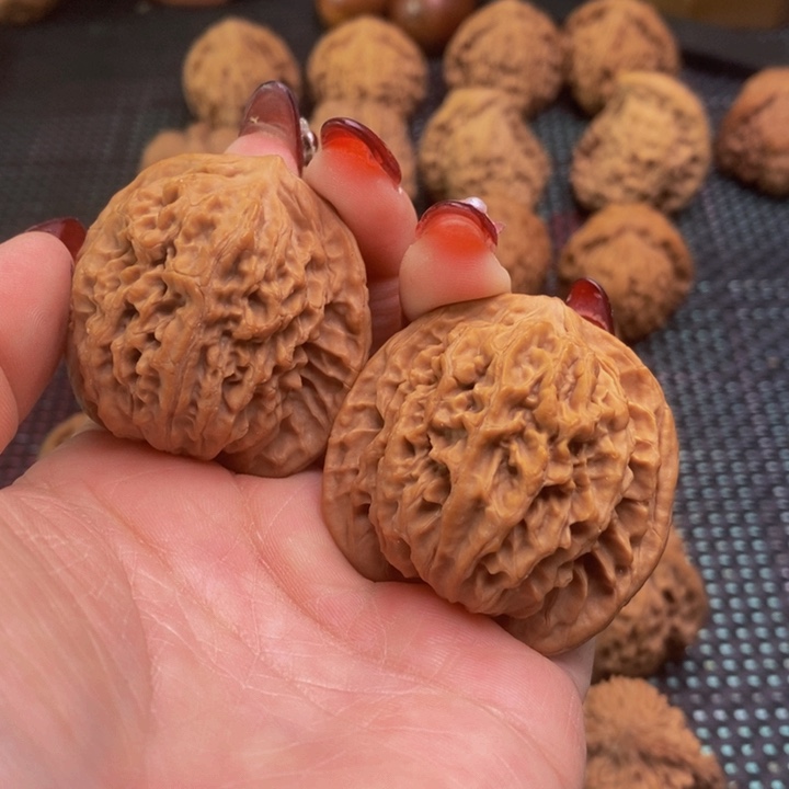 全品盘龙纹文玩核桃