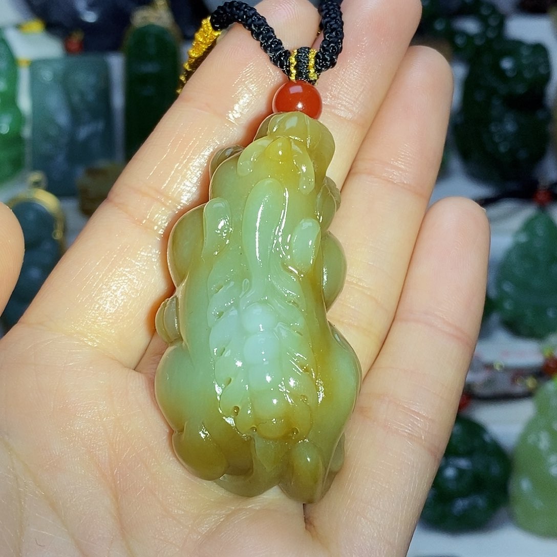 和田玉（糖玉）未镶嵌金包玉颈饰
